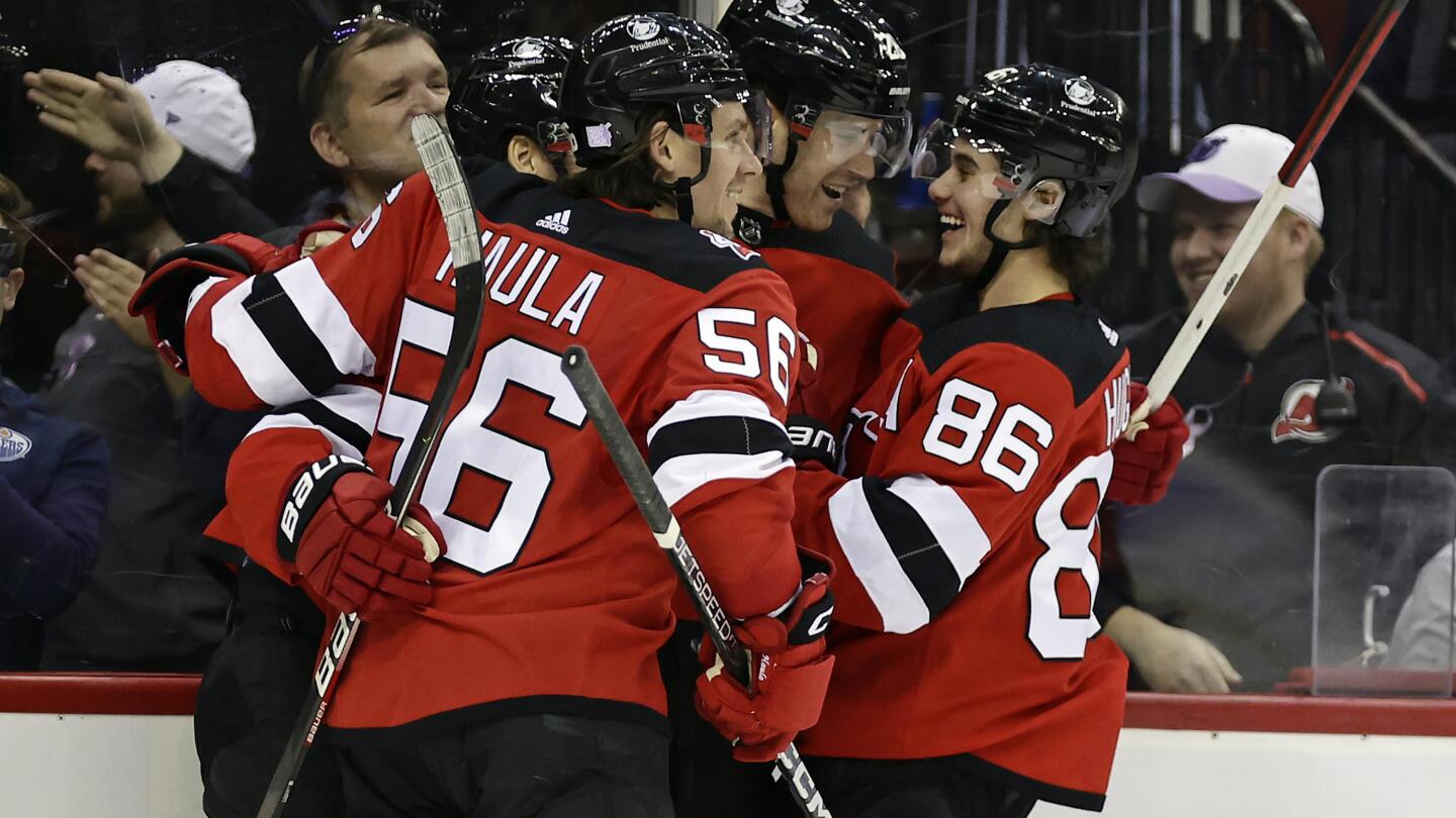 Devils are on a franchise record 13 game winning streak AP News